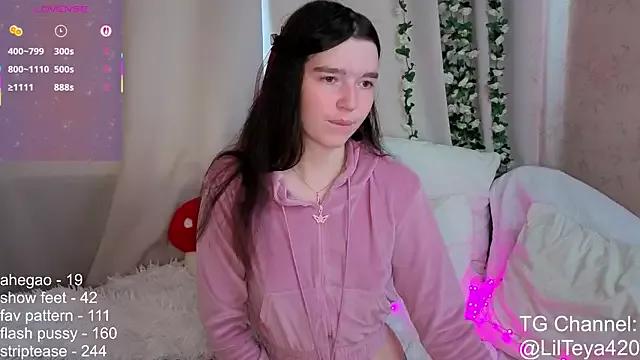 little_Teya from StripChat