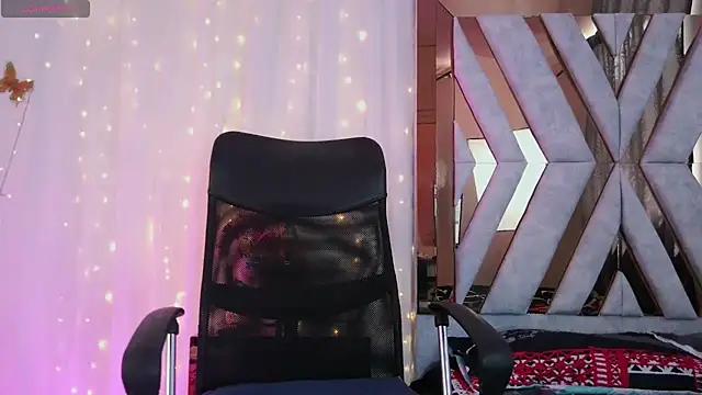 littleayshel from StripChat