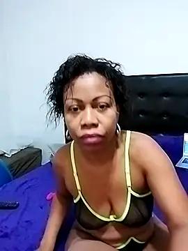 littlebrunett from StripChat