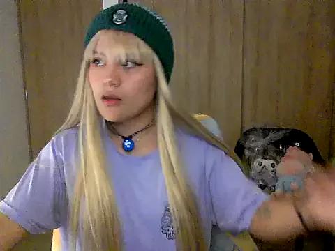 littlec4ke from StripChat is Freechat