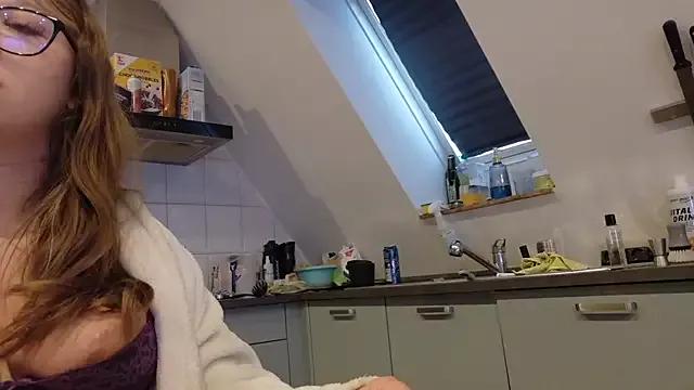 LittleChaosQueen from StripChat is Freechat