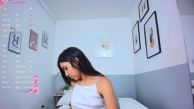 littlee_emilyy_ from StripChat