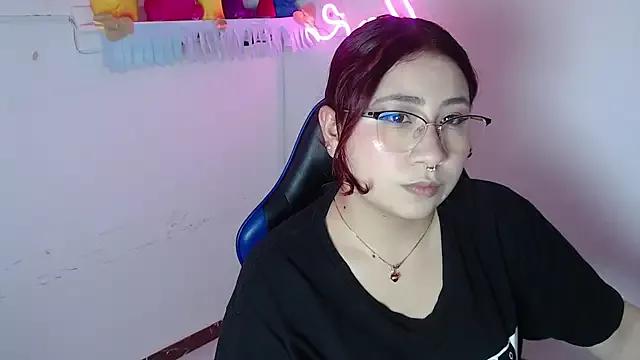 littlee_red from StripChat