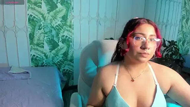 littlee_red from StripChat is Freechat