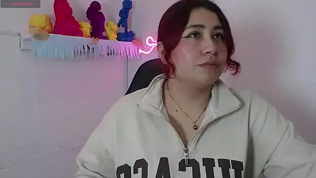 littlee_red from StripChat