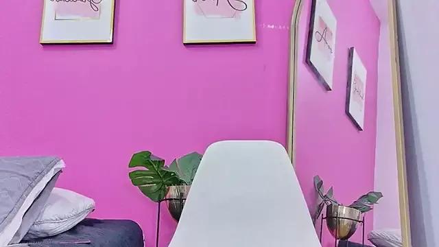 littleebonymommy from StripChat