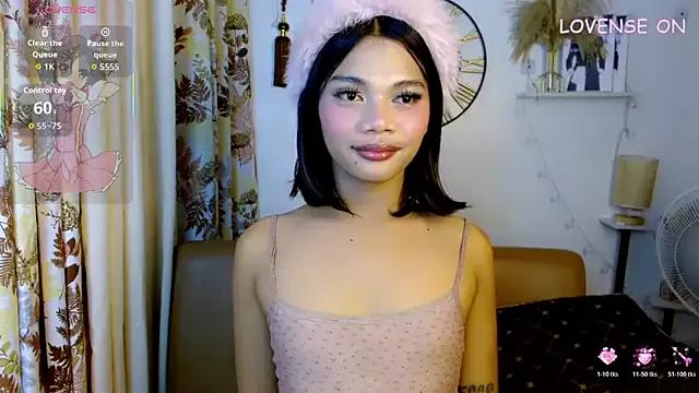 littleFairyLian from StripChat is Freechat