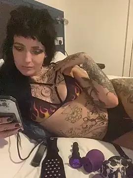 littleinkedblaise666 from StripChat