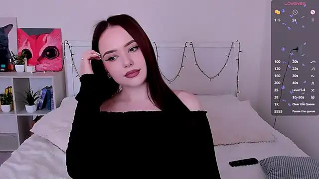 LittleKiitten from StripChat