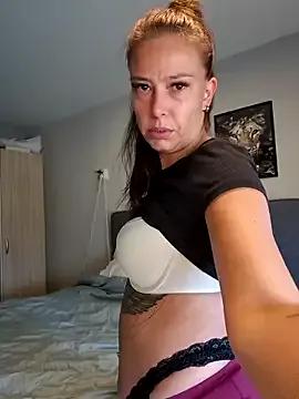 littleladyshelly from StripChat