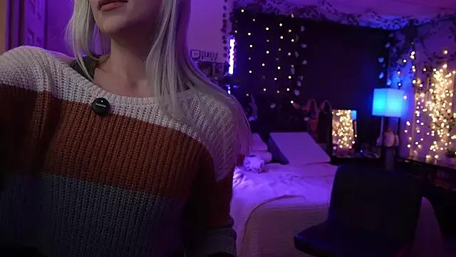 littlelune from StripChat