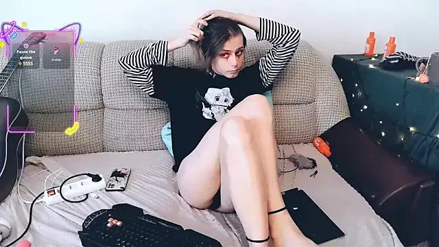 Littlepinkcat from StripChat