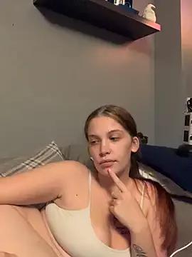 LittleRedMilf from StripChat