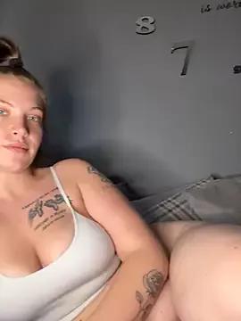 LittleRedMilf from StripChat