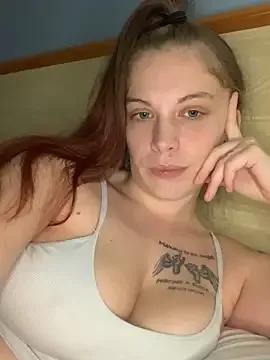 LittleRedMilf from StripChat is Freechat