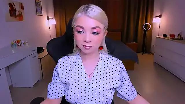 littleSiyfairy from StripChat