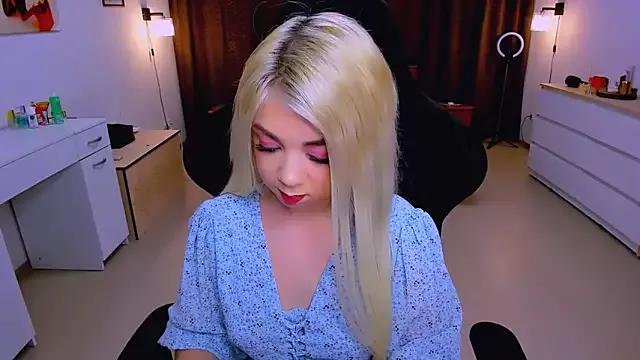 littleSiyfairy from StripChat is Freechat