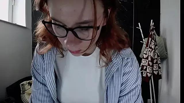 littleviki7 from StripChat