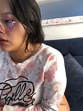 Liulee2 from StripChat