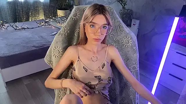Liza_Lo from StripChat is Freechat