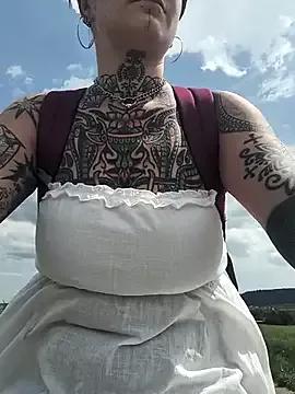 lizzardqueeen from StripChat
