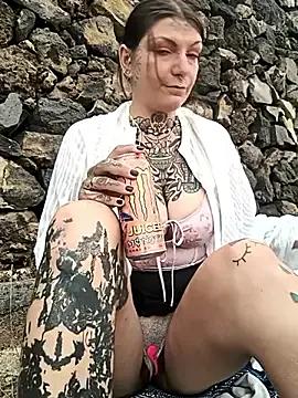 lizzardqueeen from StripChat