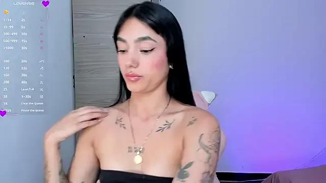 Lizzie_corner_v from StripChat