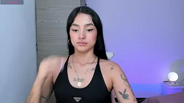 Lizzie_corner_v from StripChat