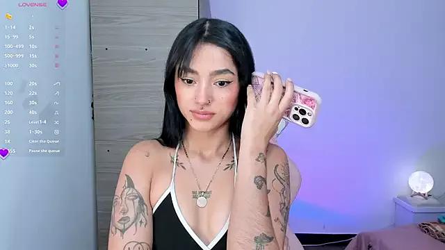 Lizzie_corner_v from StripChat is Freechat