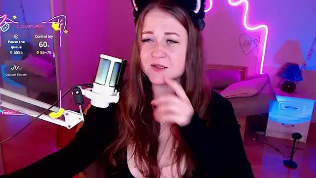 LizzyShine from StripChat