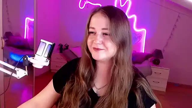 LizzyShine from StripChat