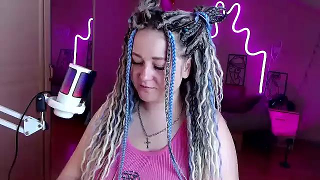 LizzyShine from StripChat is Freechat