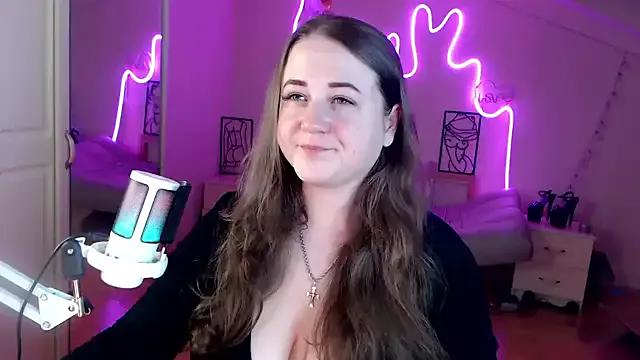 LizzyShine from StripChat