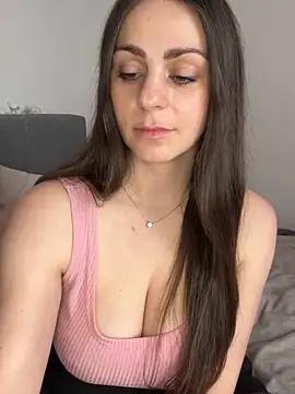 Loella-Rose from StripChat