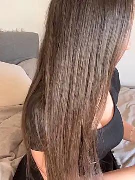 Loella-Rose from StripChat