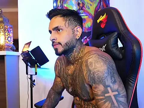 logan_hugh8 from StripChat is Freechat