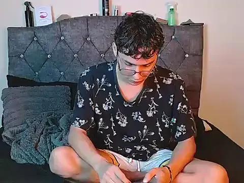 logan_willyams_ from StripChat is Freechat