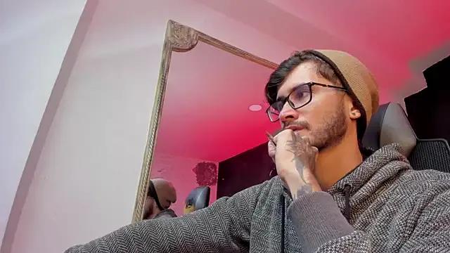 Loggan_donnelly from StripChat
