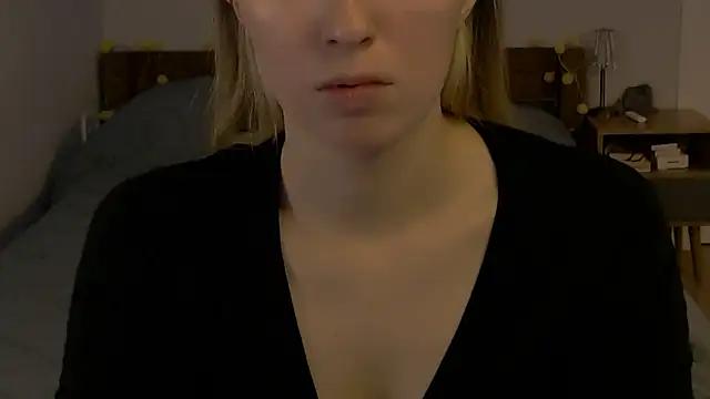 lola___shy from StripChat