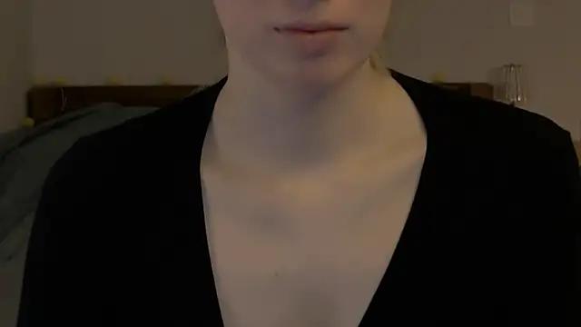 lola___shy from StripChat