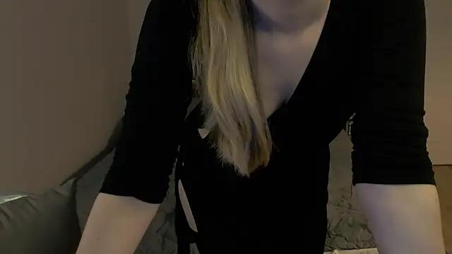 lola___shy from StripChat