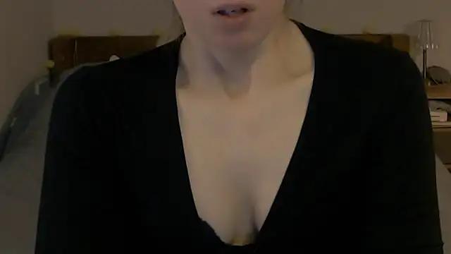 lola___shy from StripChat