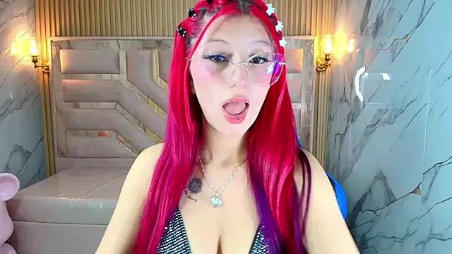 lola_bonnie_r from StripChat is Freechat