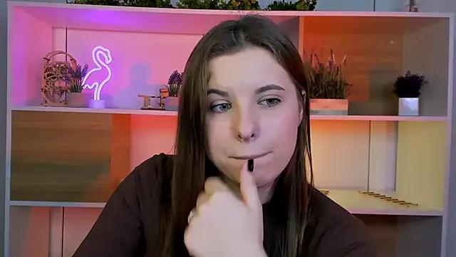 lola_swon from StripChat is Freechat