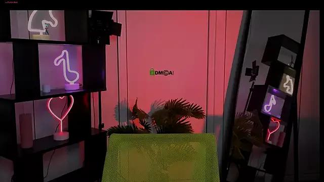 lola_swon from StripChat is Freechat