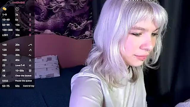 LolaDollyMur from StripChat is Freechat