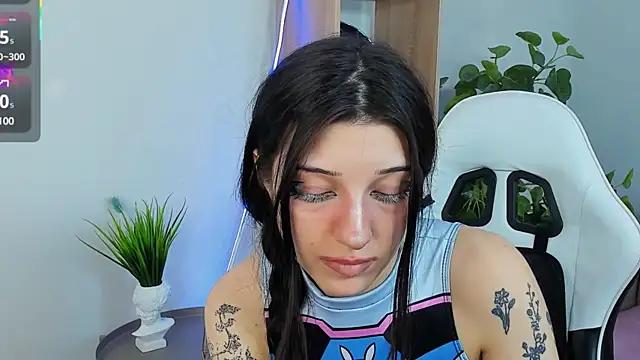 LolaHarrison from StripChat