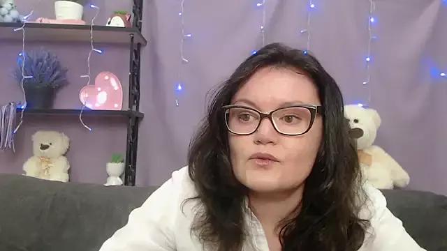 LolaHikls from StripChat is Freechat