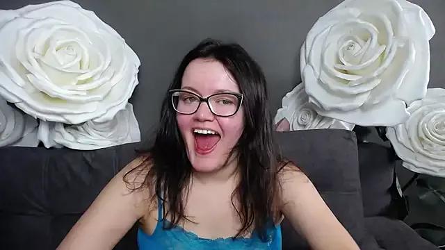 LolaHikls from StripChat