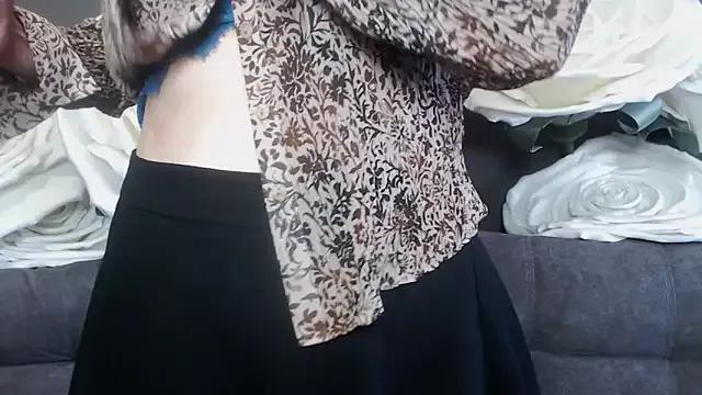 LolaHikls from StripChat